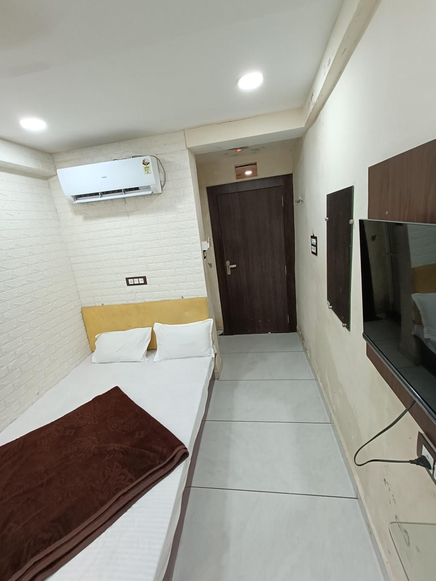 Fabhotel Shipra Uddzsaín Kültér fotó